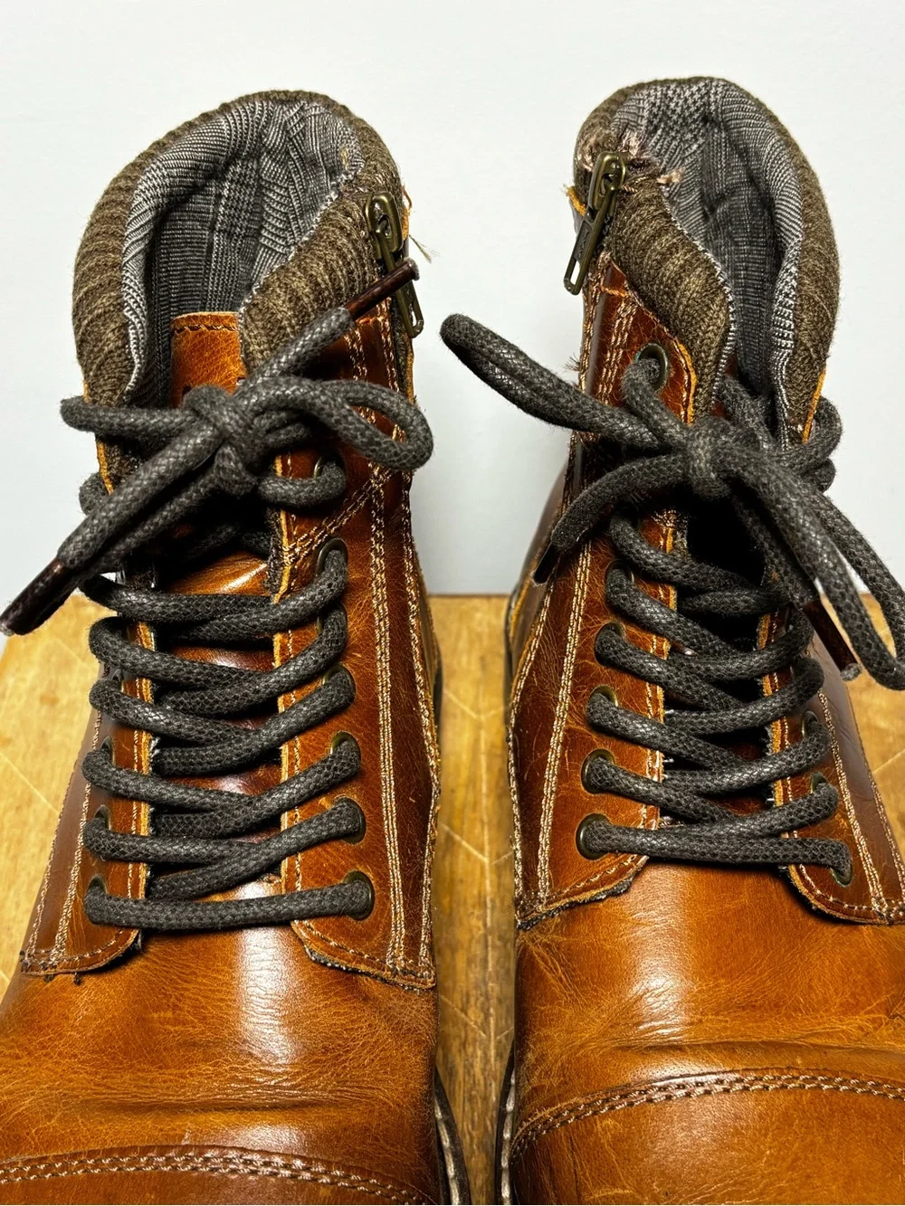 Crevo Camden Brown Leather Lace-Up Boots Size 9.5 US
